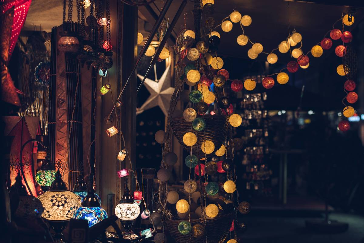 How to Use Wall Lights for Events That Actually Wow Your Guests